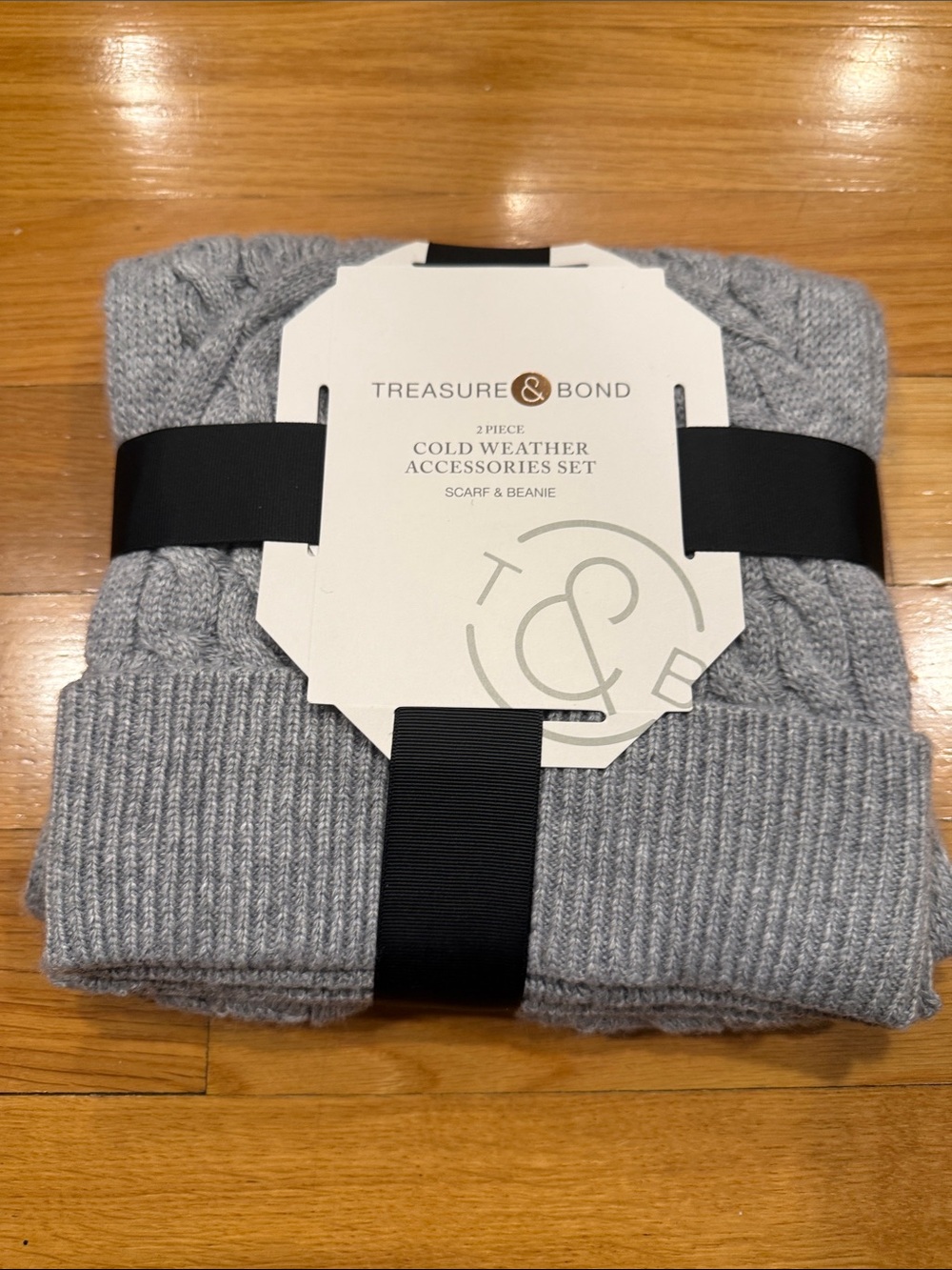 NWT Treasure & Bond 2 piece grey  scarf & Beanie set .
